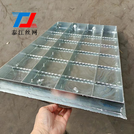 鋼蓋板.jpg 鋼蓋板.jpg